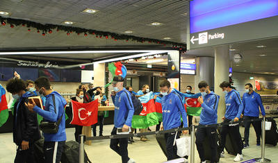 Uzaq eldə futbolçularımıza elə münasibət göstərdilər ki… -