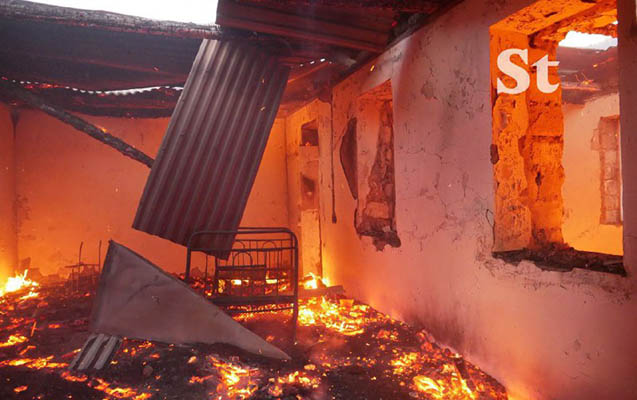 Ermənilər indi Laçında da evləri yandırır - FOTOLAR