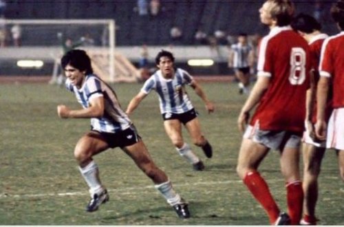 “Neftçi”nin futbolçusu Maradona ilə bağlı xatirəsini paylaşdı -  VİDEO+FOTO