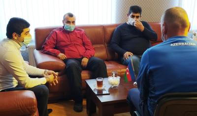 “Kəpəz” ermənilərin evlərini dağıtdığı 3 yaşlı futbolçuya yardım etdi