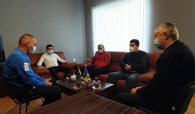 “Kəpəz” ermənilərin evlərini dağıtdığı 3 yaşlı futbolçuya yardım etdi