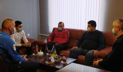 “Kəpəz” ermənilərin evlərini dağıtdığı 3 yaşlı futbolçuya yardım etdi