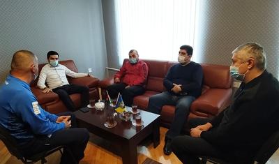 “Kəpəz” ermənilərin evlərini dağıtdığı 3 yaşlı futbolçuya yardım etdi
