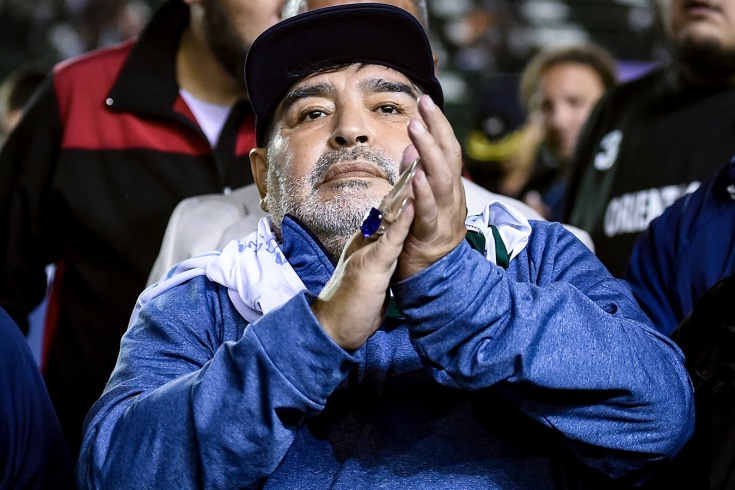 Maradonanın oğlu Mesidən 10 nömrəli formanın alınmasını istəyir
