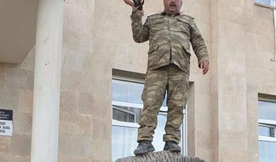 "Rəşad Sadıqovla ilk dəfə orada tanış olub söhbətləşdik"