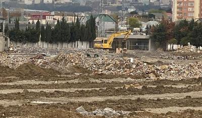 “Bakı“ söküldü, bəs niyə yerində heç nə tikilmir? -