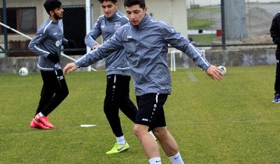 Baş məşqçiyə həsrət qalan komandadan