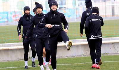 Premyer Liqa klubu yeni transferlərini tərlətdi -