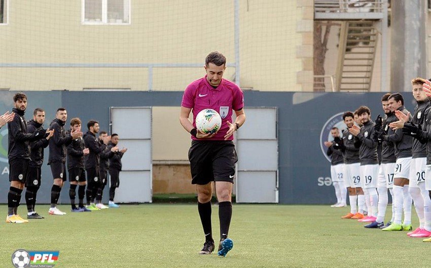 "Gözlərimin yaşardığını hiss etdim və buna görə başımı aşağı əydim"