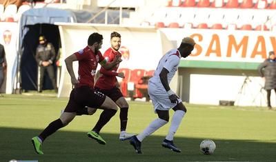 Aldıqları pula, oynadıqları futbola bax! -