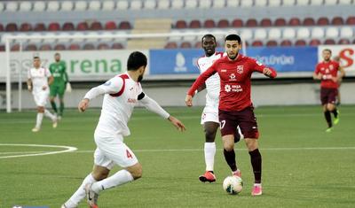 Aldıqları pula, oynadıqları futbola bax! -