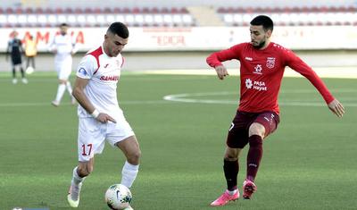 Aldıqları pula, oynadıqları futbola bax! -