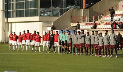 Aldıqları pula, oynadıqları futbola bax! -