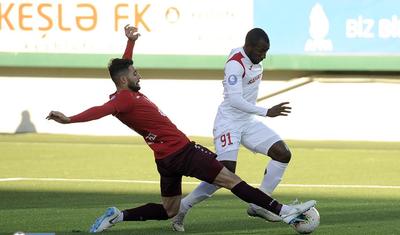 Aldıqları pula, oynadıqları futbola bax! -