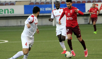 Aldıqları pula, oynadıqları futbola bax! -