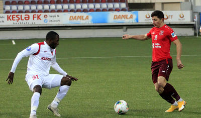 Aldıqları pula, oynadıqları futbola bax! -