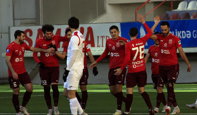 Aldıqları pula, oynadıqları futbola bax! -