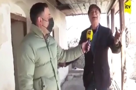 Polad Bülbüloğlu Şuşadakı evlərində “Gəl, ey səhər” oxudu - VİDEO