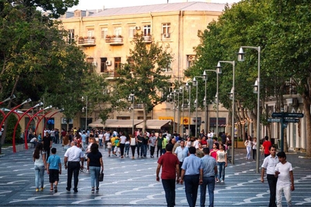 "Yaya yaxın maskaları tam ata biləcəyik" - Həkim