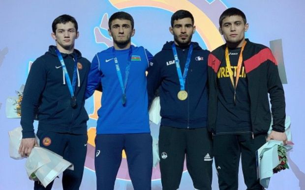 Azərbaycan güləşçiləri Kiyevdən altı medalla qayıdır