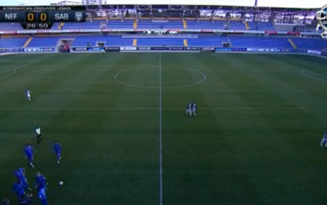 Azərbaycanda futbol zamanı stadionun işıqları söndü - FOTO