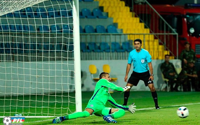 “Neftçi”də ehtiyatda qaldı, 100 min manat az pul istədi