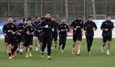 "Neftçi"yə görə dayanmadan çalışanlar -