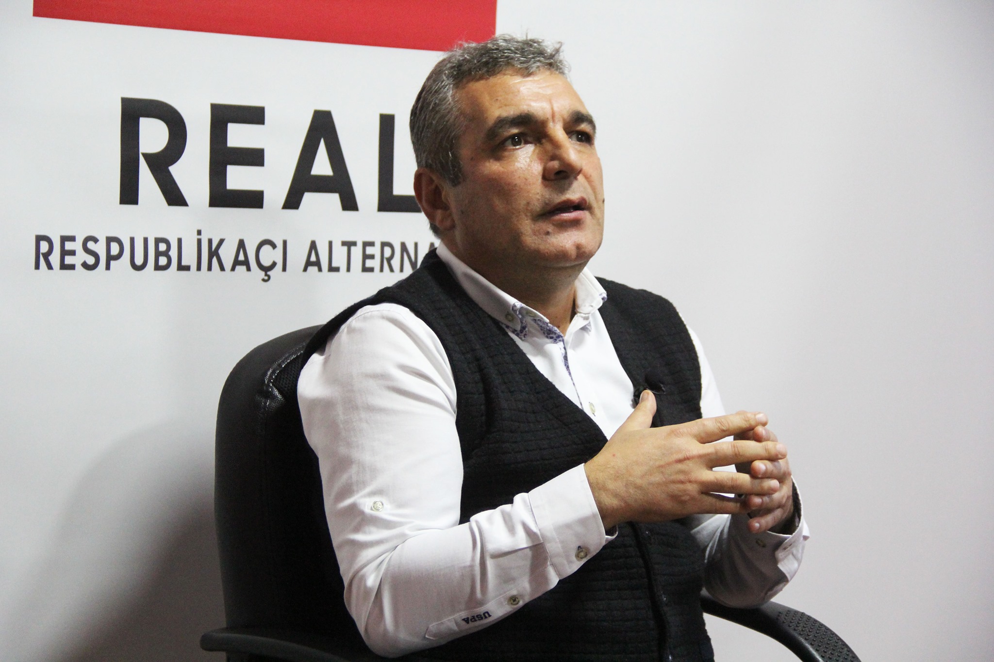 “Rövnəq Abdullayev pullarını çəksə, ölkə futbolu batar”