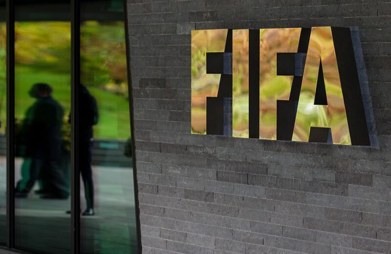 FİFA iki ölkənin üzvlüyünü dayandırdı - Müdaxiləyə görə