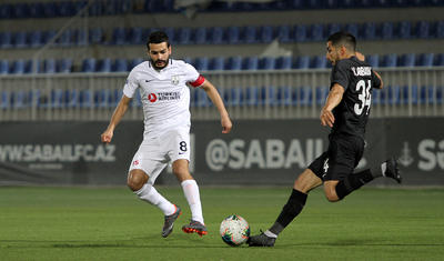 Azərbaycanlı futbolçu al-qan içində -