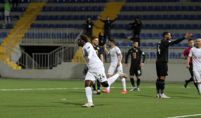 Azərbaycanlı futbolçu al-qan içində -