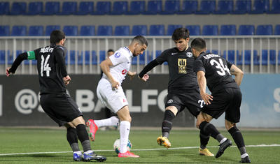 Azərbaycanlı futbolçu al-qan içində -