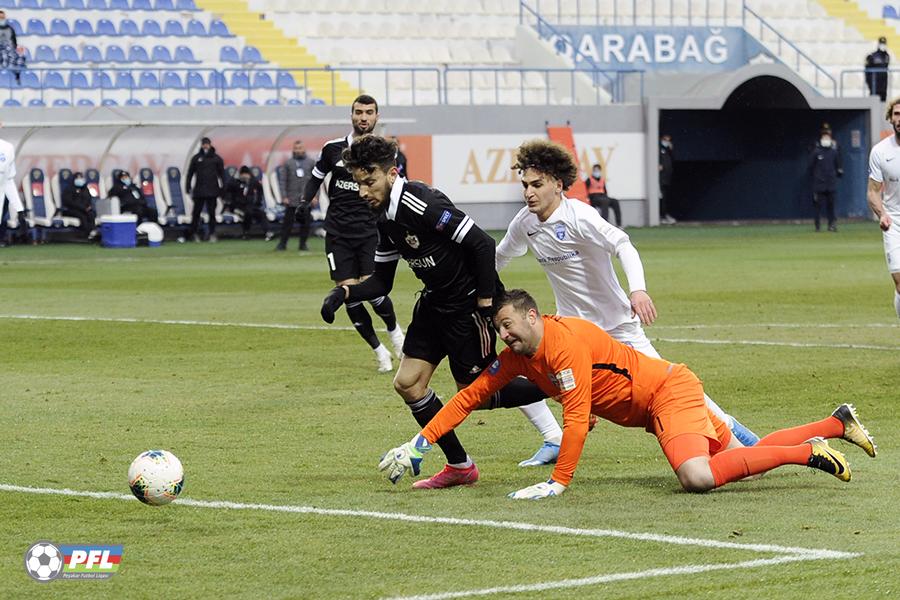 "Futbol oynayanda özümü xoşbəxt hiss edirəm"