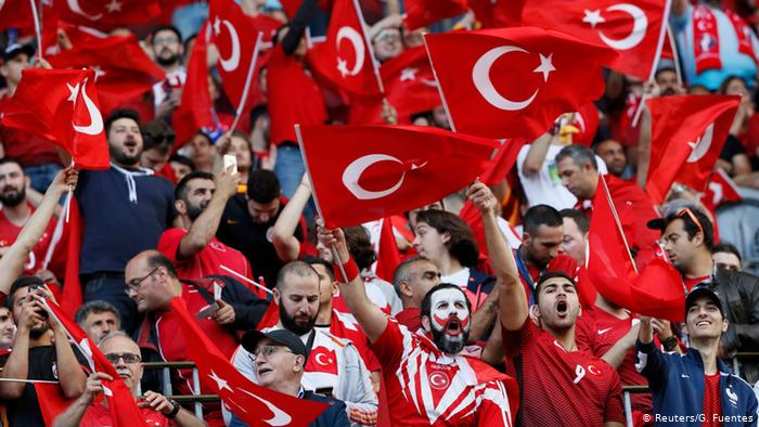 Azərbaycanın qapıları onların üzünə açıldı - Quru yolu ilə