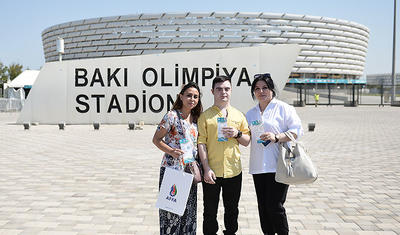 FOTO: AFFA uşaqlara hədiyyə etdi - AVRO-2020-nin biletlərini