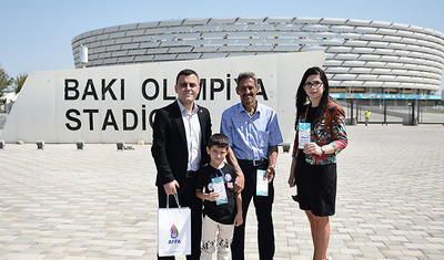 FOTO: AFFA uşaqlara hədiyyə etdi - AVRO-2020-nin biletlərini