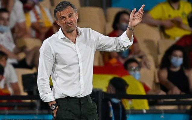 "Futbolçularım şikayətlənirdi"