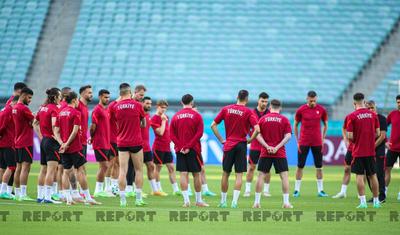 Türkiyəli futbolçular Bakıdan məmnunmu? -