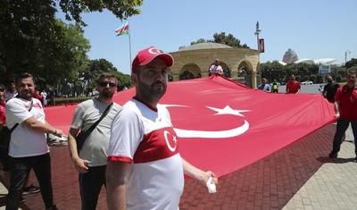 Türk azarkeşlər Bakıda Ərdoğana dəstək oldu -