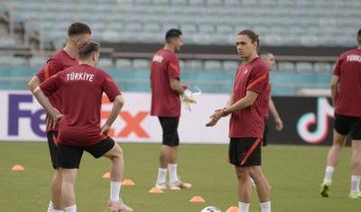 Türkiyəli futbolçular Bakıdan məmnunmu? -