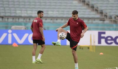 Türkiyəli futbolçular Bakıdan məmnunmu? -