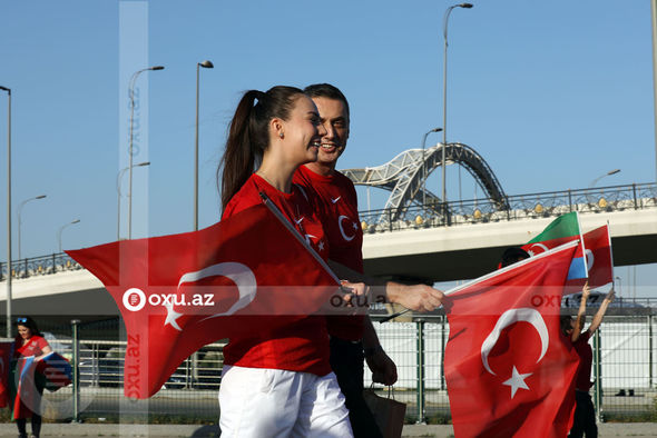 Bakıda 7-dən 77-yə qırmızı-bəyazlılar... FOTOSESSİYA