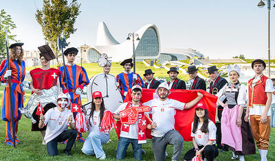 Avropanın bir gözü bizdə: Bakıda futbol havası əsir -