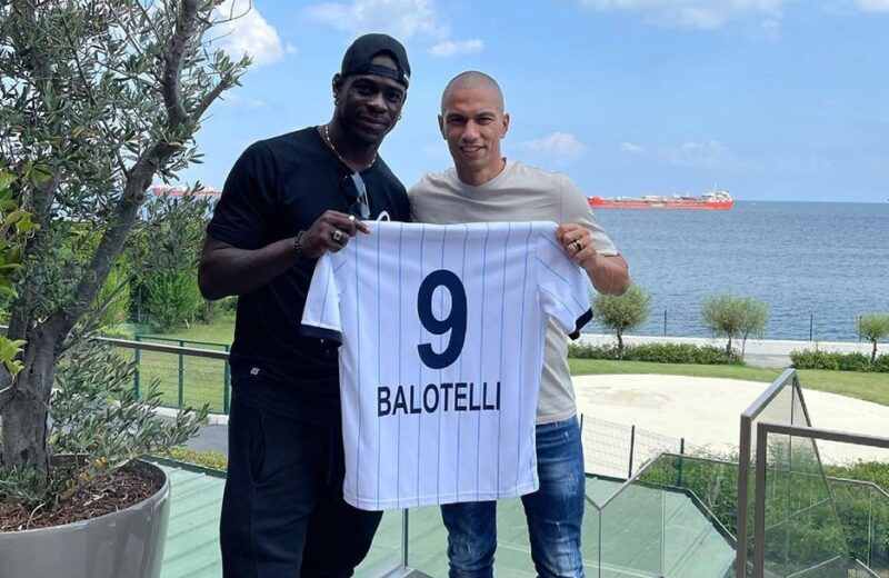 Türkiyə klubu Mario Balotellini transfer etdi