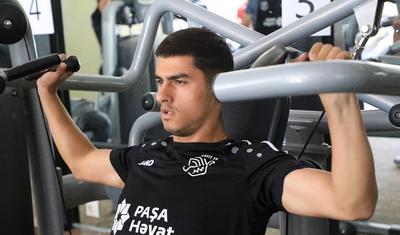 "Sumqayıt"lı futbolçular güc yığır -