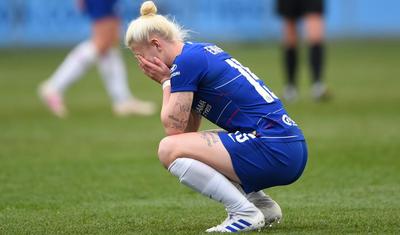 Lesbiyan futbolçu ittiham etdi: “Mənim həyatım daha ucuzdur?” -