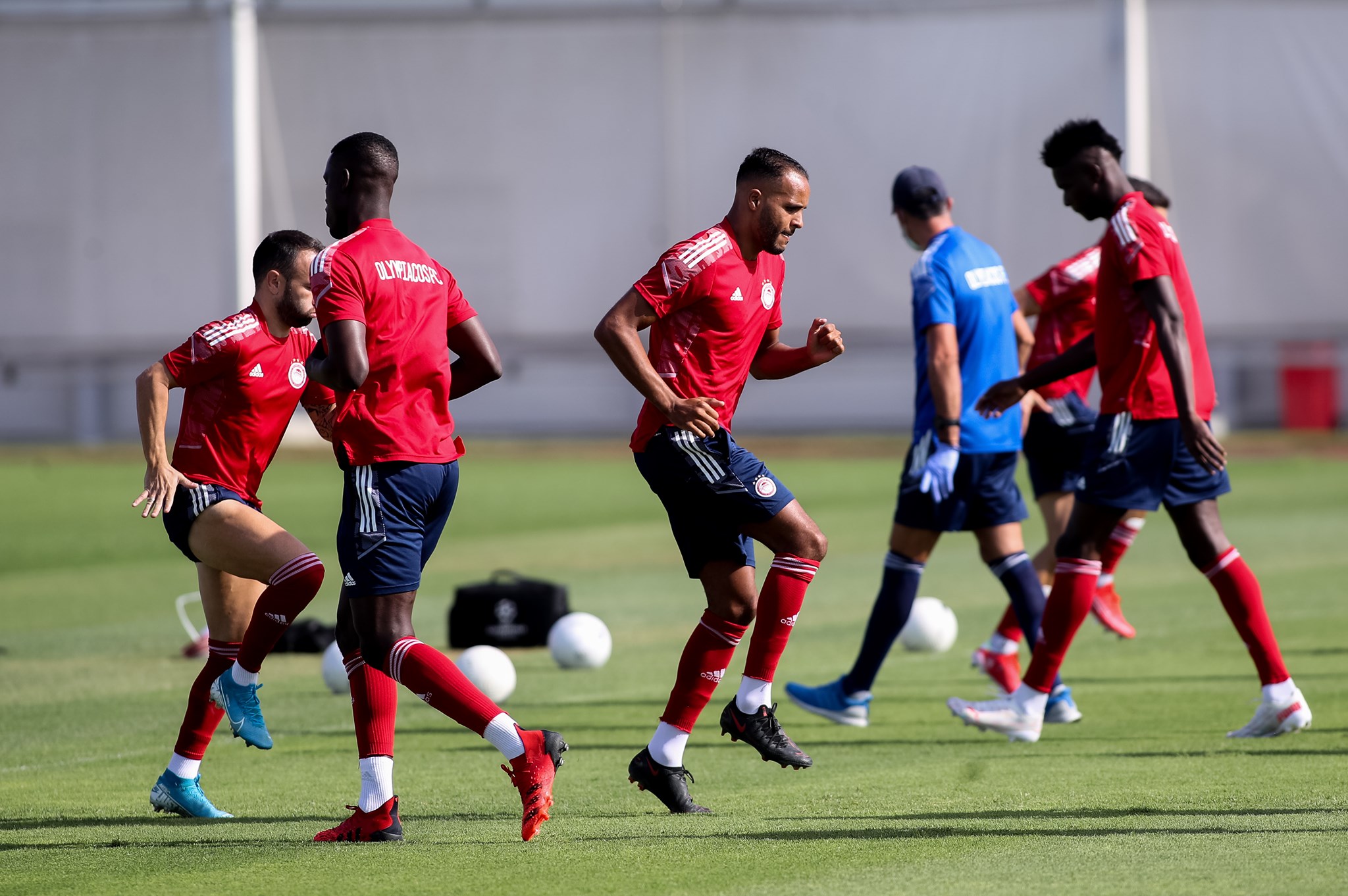 "Olimpiakos" yarımcan oldu - 8 futbolçu "Neftçi"yə qarşı oynamayacaq