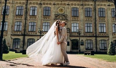 Millimizin eks oyunçusu özünə toy etdi, bal ayına yollandı -