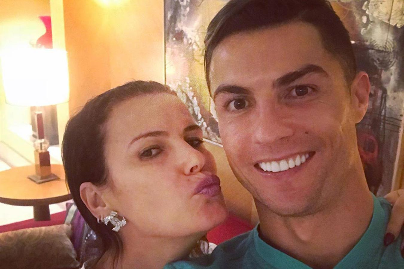 Ronaldonun bacısı aləmi bir-birinə qatdı: "Qarət başladı" - FOTO
