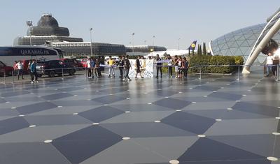 "Qarabağ" azarkeşləri Hava Limanına üz tutdular - FOTOLAR